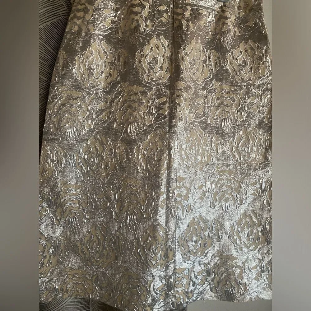 Barneys New York Skirt Sz 36 Brocade Floral  Silver Metallic Lined Made In Italy